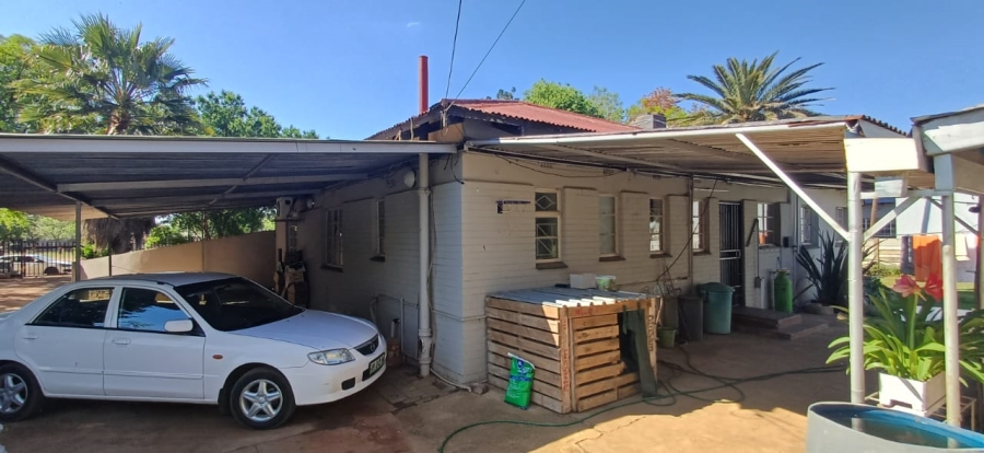 6 Bedroom Property for Sale in Freemanville North West